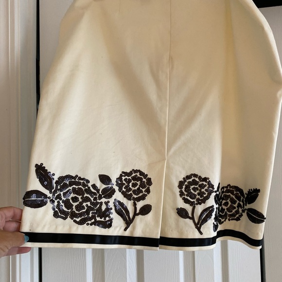 White House Black Market Cream Pencil skirt - Picture 5 of 7